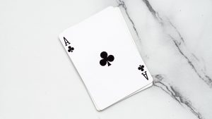 德州牛仔牌型大小全解析：从高牌到同花顺，新手一看就懂